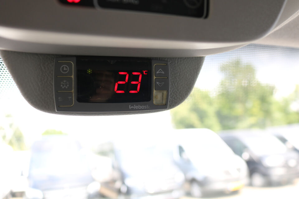 Renault Trafic 2.0 dCi 120pk L1 H1 Koelwagen Dag en Nacht Airco Navigatie Trekhaak