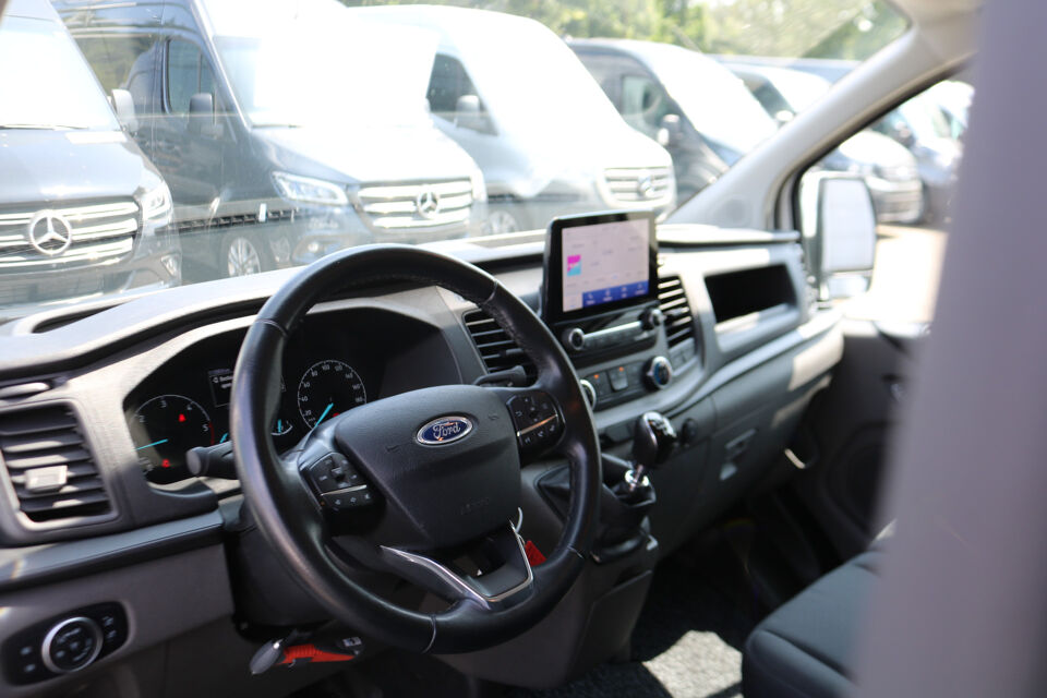 Ford Transit Custom 2.0 TDci L1 H1 Airco Navigatie Inrichting Imperiaal
