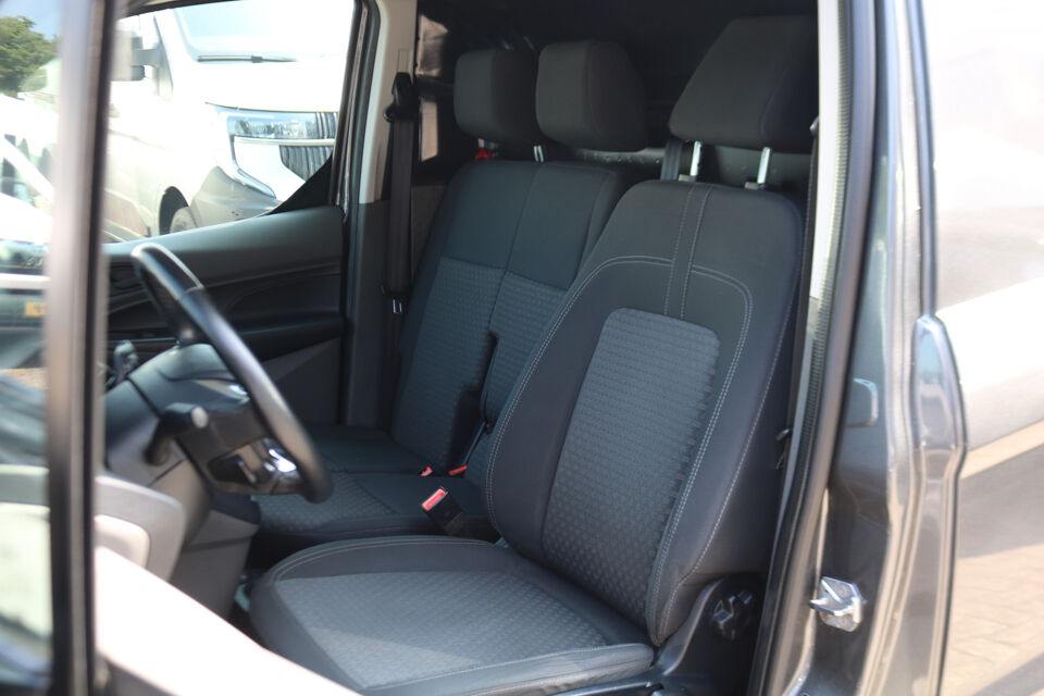Ford Transit Connect 1.5 EcoBlue L2 Trend Automaat Airco Navigatie Camera Trekhaak