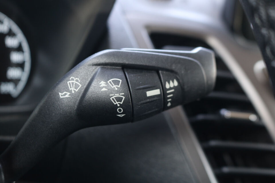 Ford Transit Connect 1.5 EcoBlue L2 Trend Automaat Airco Navigatie Camera Trekhaak