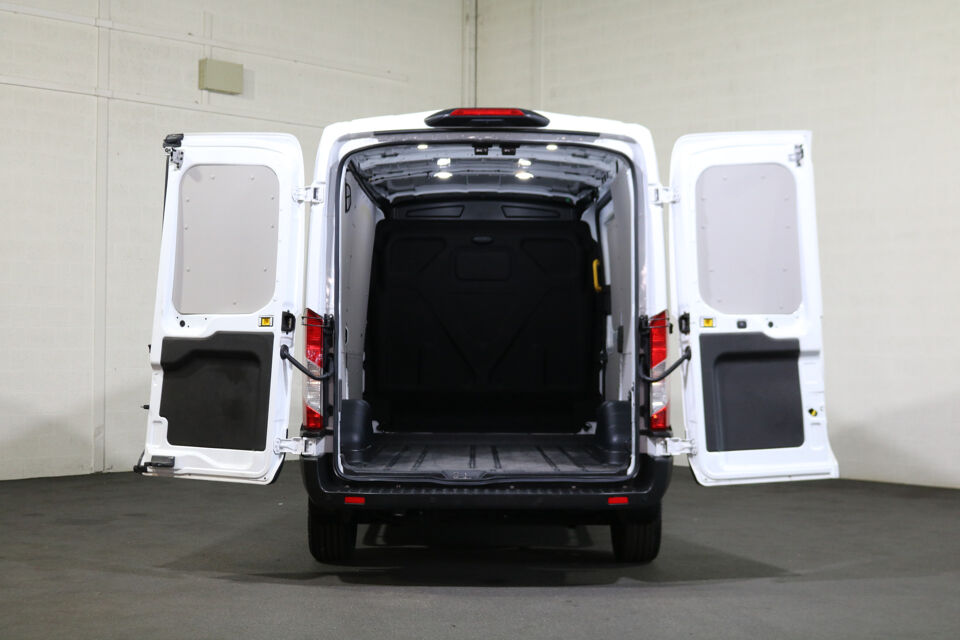 Ford Transit 2.0 TDCI 130pk Automaat L2 H2 Black Edition