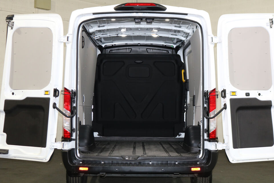 Ford Transit 2.0 TDCI 130pk Automaat L2 H2 Black Edition