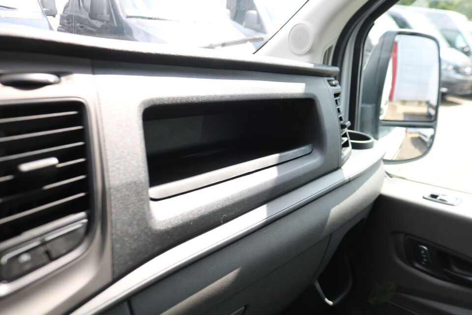Ford Transit 2.0 TDCI 130pk Automaat L2 H2 Black Edition