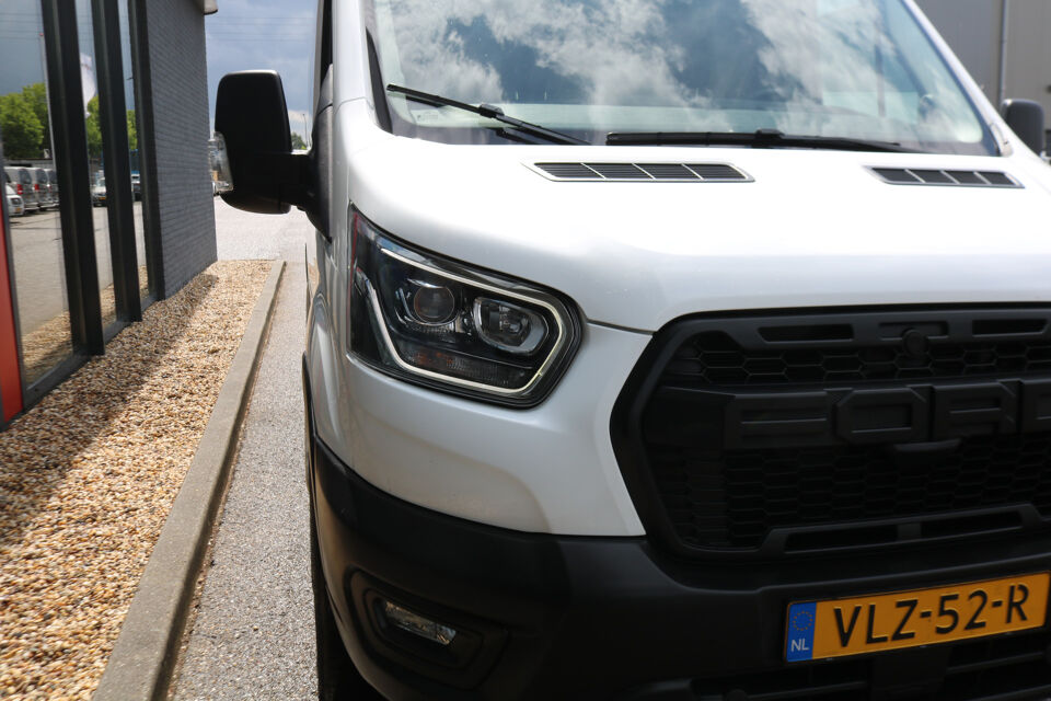 Ford Transit 2.0 TDCI 130pk Automaat L2 H2 Black Edition