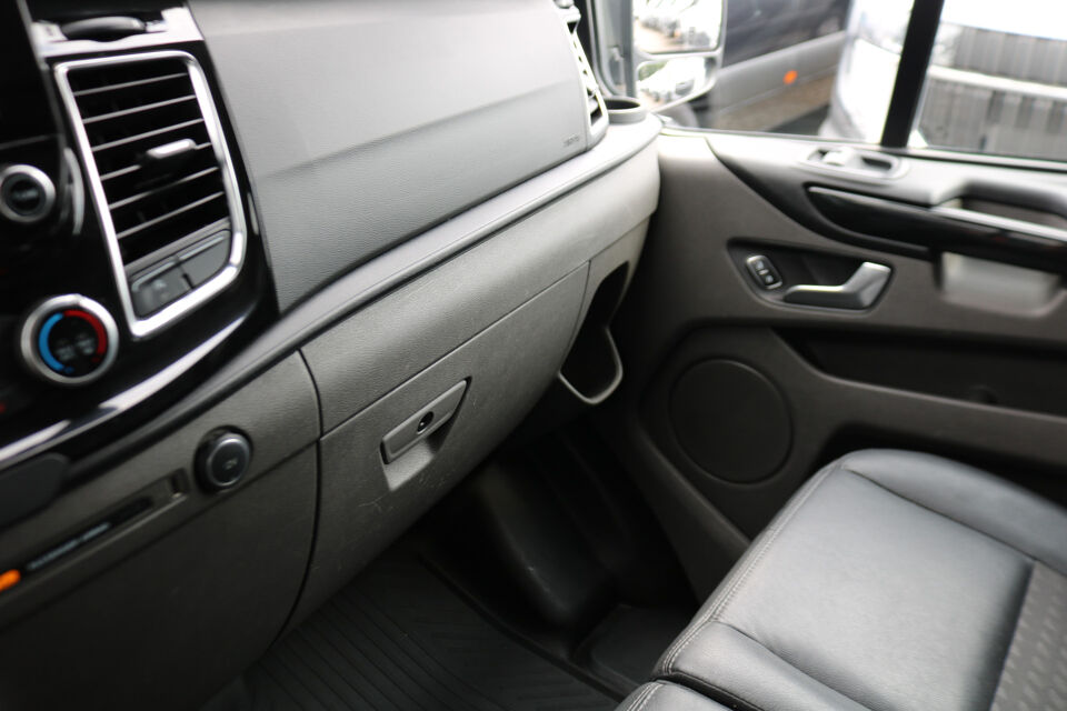 Ford Transit Custom 2.0 TDCI 185pk L2 H1 Sport Airco Navigatie