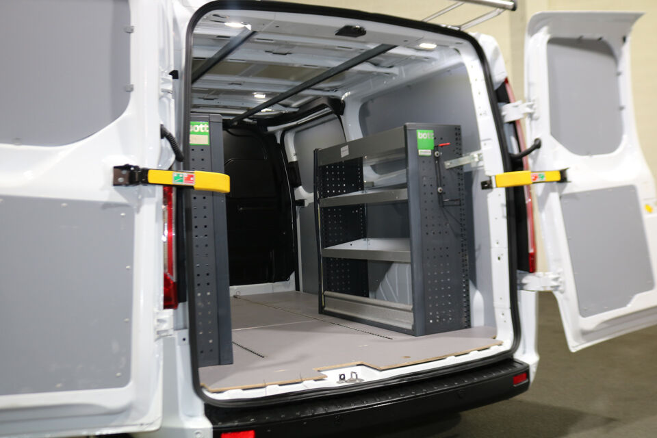 Ford Transit Custom 2.0 TDci 130pk L2 H1 Trend Automaat Inrichting