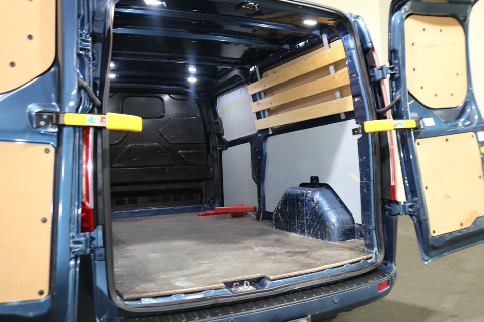 Ford Transit Custom 2.0 TDCI L2 H1 Sport Automaat