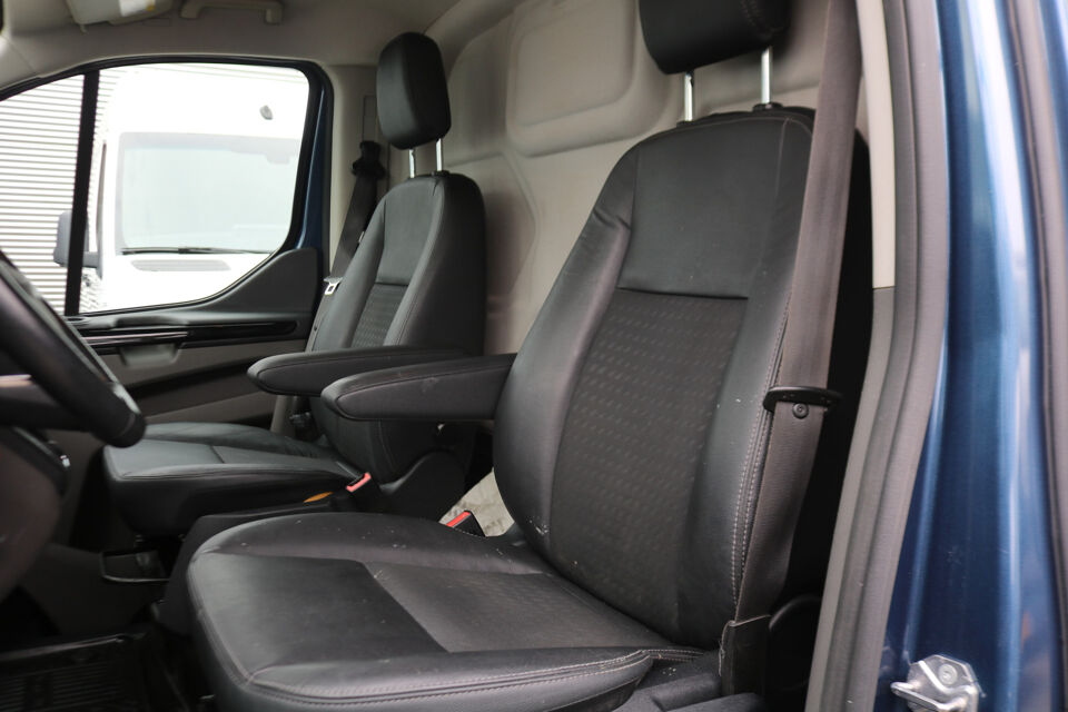Ford Transit Custom 2.0 TDCI L2 H1 Sport Automaat