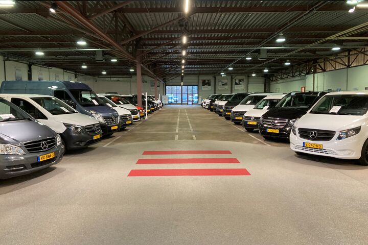 Showroom Derks Bedrijfswagens