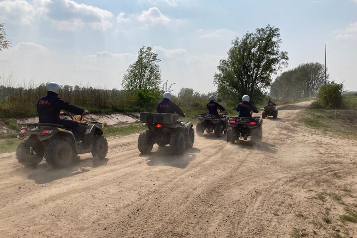 Derks bedrijfsuitje - quad rijden