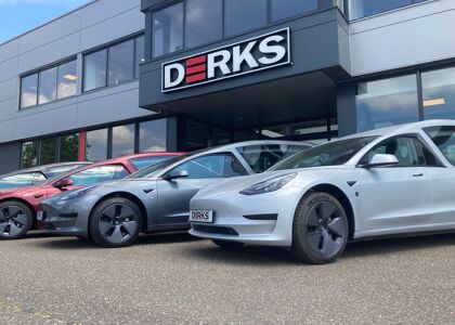 Tesla Hearse 3 bij Derks Uitvaartmobiliteit